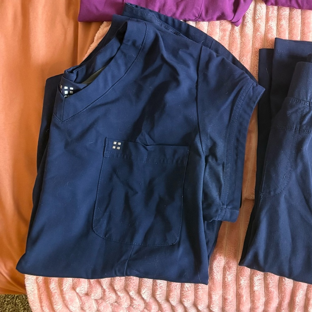 White Cross Navy Blue Scrub Top Large